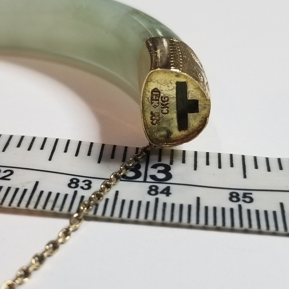 Antique 14K Gold and Green Jadeite Bracelet - Picture 2 of 8
